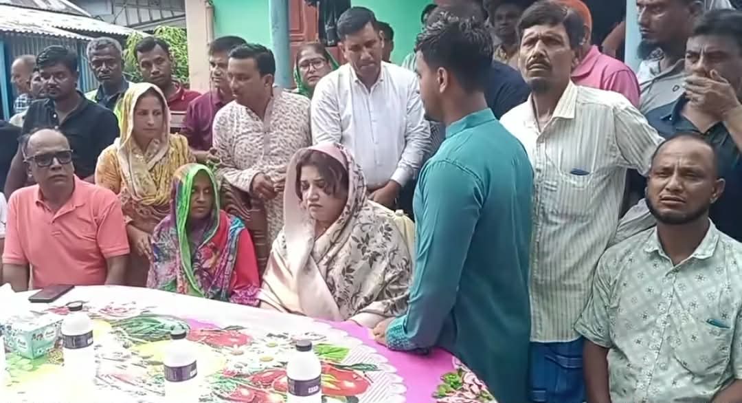 তিন বন্ধুর মৃত্যুর ঘটনায় শোকাহত পরিবারের পাশে শামা ওবায়েদ
